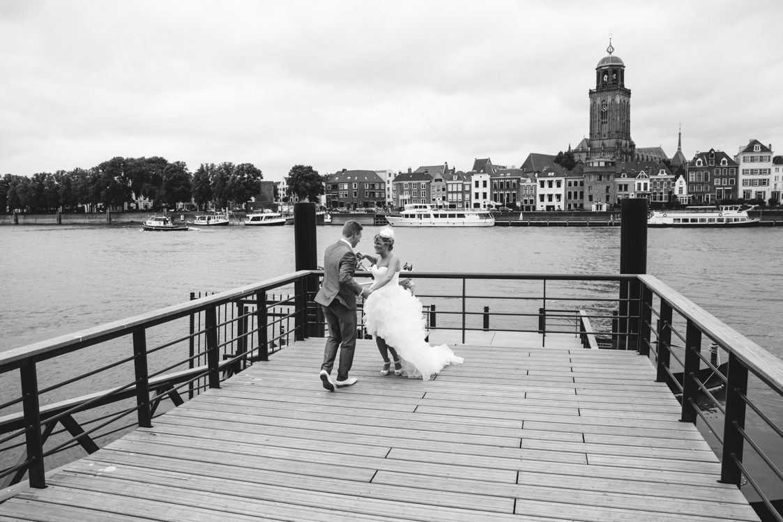 Roy en Tamara, trouwreportage, bruidsfotografie, Vriezenveen, trouwen, hotel huis Vermeer, Deventer,