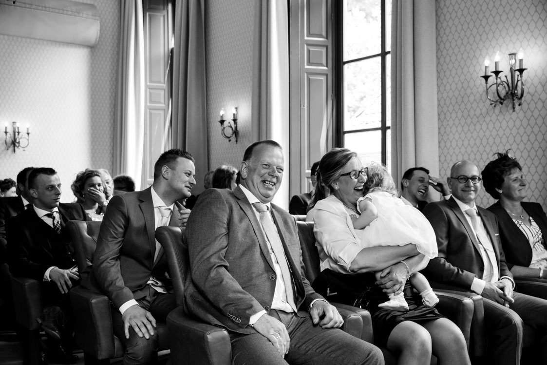 Juliantien Fotografie, Trouwreportage, bruidsfotografie, Rijssen, Spontane trouwfotografie, momenten, trouwen in Twente, De Oosterhof Rijssen 