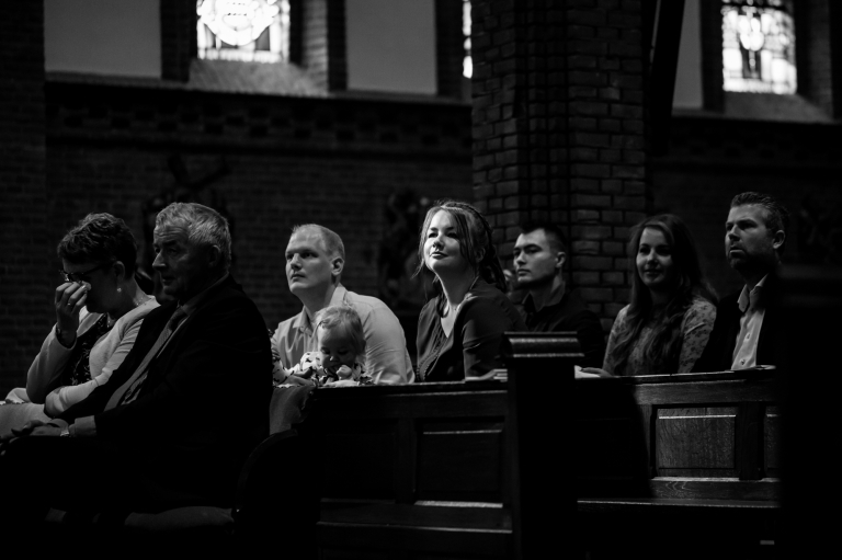 Juliantien Fotografie,Trouwreportage, Trouwen, Bruidsofotografie, Saasveld, Twente, Trouwen in Twente, Katholieke kerk
