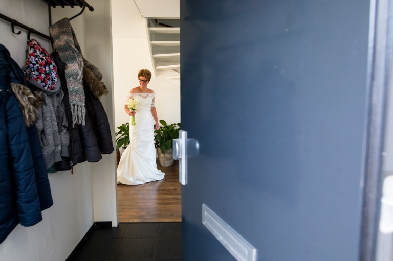 Trouwen, Trouwreportage, bruiloft, trouwen in Twente, Fotografie, Bruidsfotografie, Vriezenveen, bruid, trouwjurk