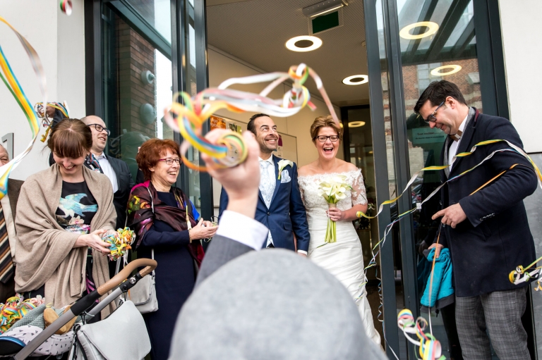 Trouwen, Trouwreportage, bruiloft, trouwen in Twente, Fotografie, Bruidsfotografie, Vriezenveen, bruid, trouwjurk, ceremonie, gemeente rijssen, 