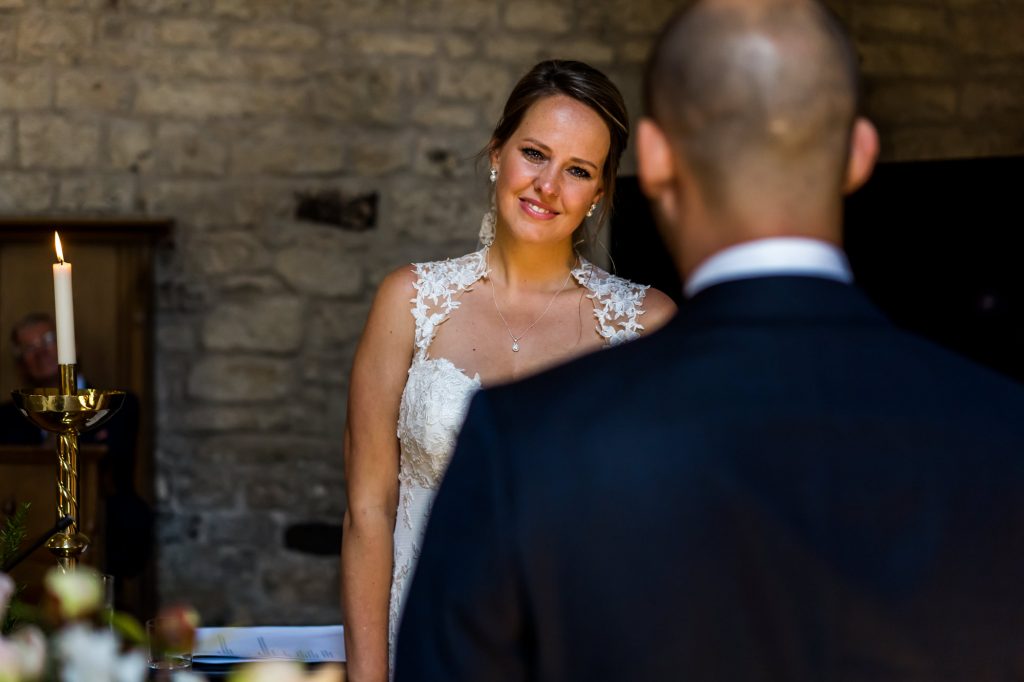 trouwen, trouwfotografie, bruidsfotografie, momenten, echt, bruidsfotograaf, Enschede, bruidegom, bruid, 't Stift, Weerselo, ceremonie, kerkje