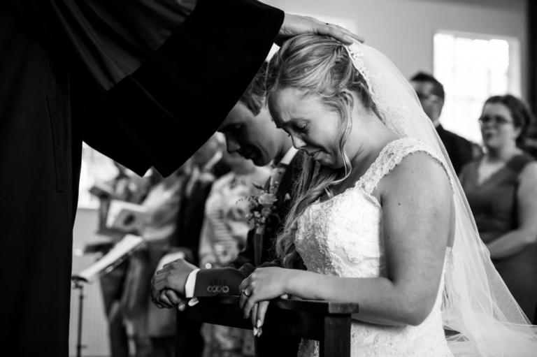 Trouwen, trouwreportage, Twente, Vriezenveen, Twenterand, bruidsfotograaf, Beste fotograaf van Twente, ceremonie, kerk, De Pollen