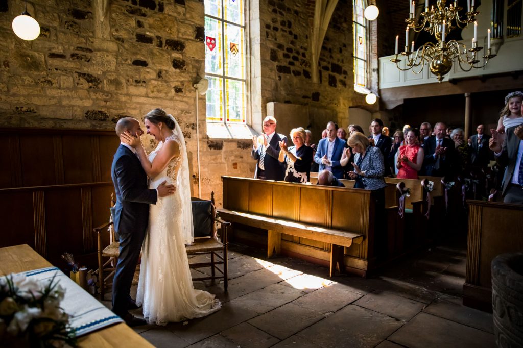trouwen, trouwfotografie, bruidsfotografie, momenten, echt, bruidsfotograaf, Enschede, bruidegom, bruid, 't Stift, Weerselo, ceremonie, kerkje