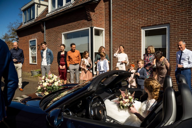 Trouwreportage, trouwen in Twente, Rijssen, liefde, fotografie, Schipper, Juliantien, Twente, Thijs en Josanne, april, bruidsboutique Josephine